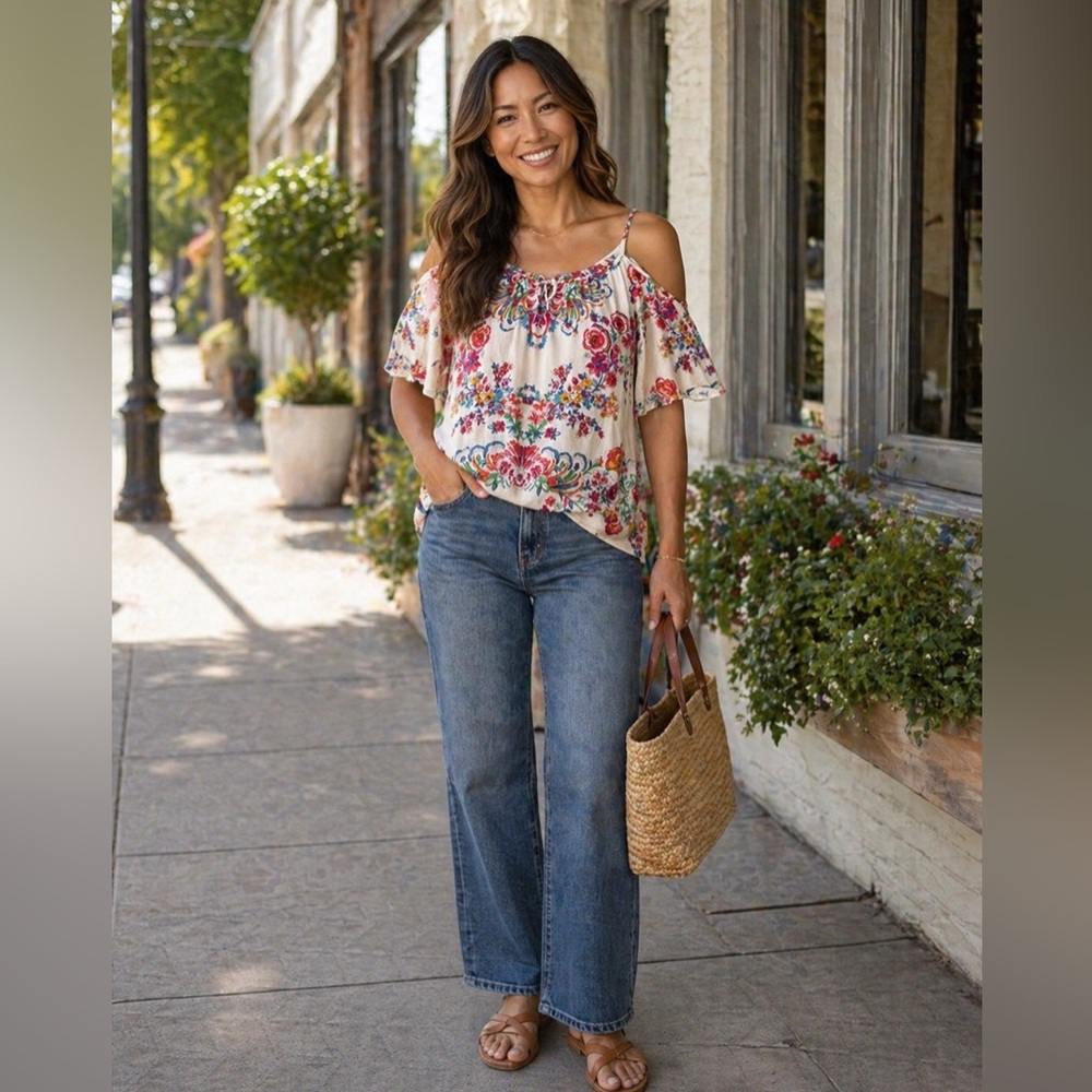 Cold-Shoulder Floral Crop Top